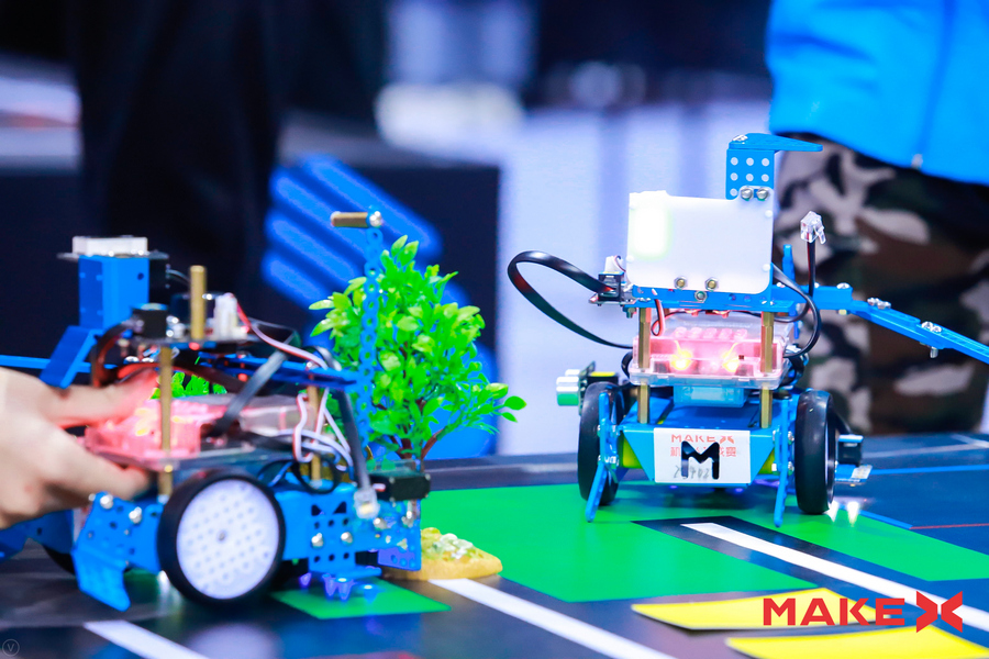 Российский этап международных соревнований по робототехнике «MakeX»